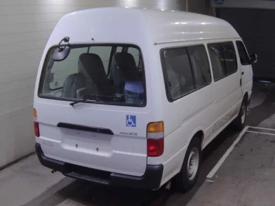 Toyota REGIUS ACE COMMUTER
