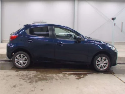 Mazda MAZDA2  с аукциона в Японии