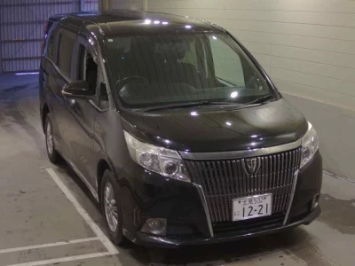 Toyota ESQUIRE  с аукциона в Японии
