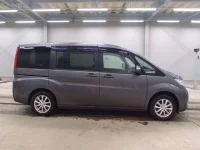 Honda STEP WAGON лот № 3098 оценка 4  с аукциона в Японии 2