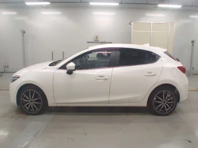 Mazda AXELA  с аукциона в Японии