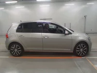 Volkswagen GOLF лот № 38036 оценка 4.5  с аукциона в Японии 2