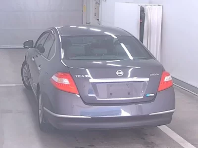 Nissan TEANA  с аукциона в Японии