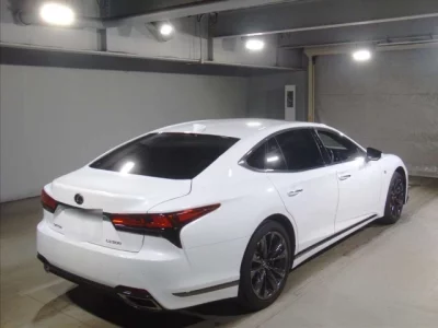 Lexus LS  с аукциона в Японии