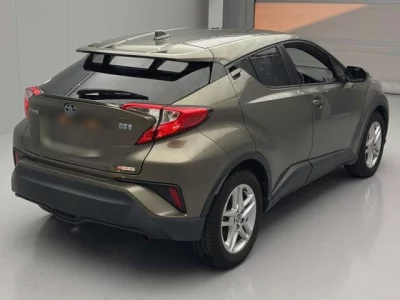Toyota C-HR  с аукциона в Японии