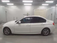 BMW 3-Series лот № 38046 оценка 4  с аукциона в Японии 3