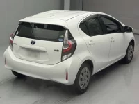 Toyota AQUA лот № 209 оценка 3.5  с аукциона в Японии 1