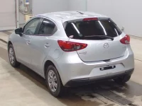 Mazda MAZDA2 лот № 3107 оценка 4  с аукциона в Японии 5