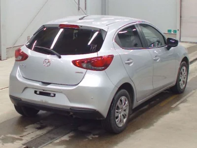 Mazda MAZDA2  с аукциона в Японии