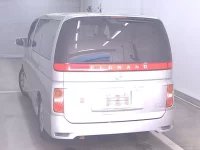 Nissan ELGRAND лот № 4033 оценка 3.5  с аукциона в Японии 1