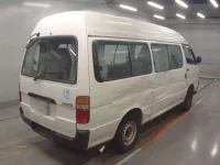 Toyota HIACE лот № 30262 оценка R  с аукциона в Японии 1