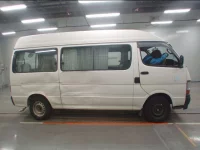 Toyota HIACE лот № 30262 оценка R  с аукциона в Японии 2