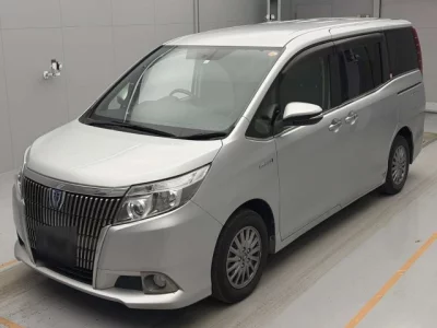 Toyota ESQUIRE  с аукциона в Японии