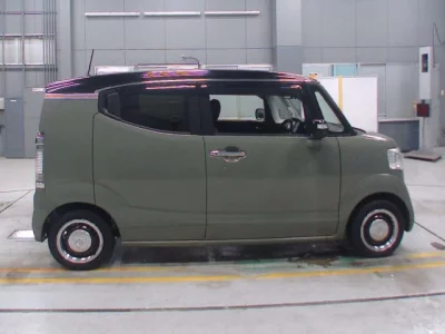 Honda N BOX SLASH