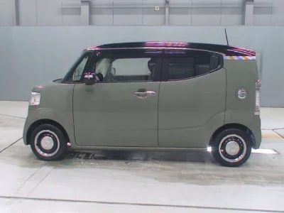 Honda N BOX SLASH