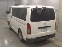 Toyota HIACE VAN лот № 30272 оценка 3.5  с аукциона в Японии 5