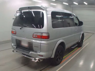 Mitsubishi DELICA