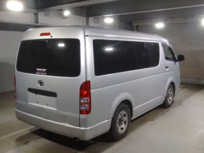 Toyota HIACE  с аукциона в Японии