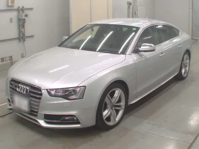 Audi S5  с аукциона в Японии