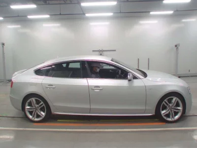 Audi S5  с аукциона в Японии