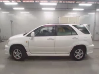 Toyota HARRIER лот № 30292 оценка 3.5  с аукциона в Японии 3