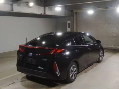 Toyota PRIUS PHV  с аукциона в Японии