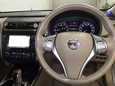 Nissan TEANA  с аукциона в Японии