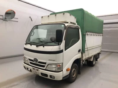 Toyota DYNA  с аукциона в Японии