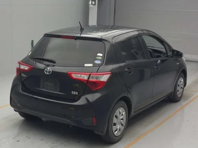 Toyota VITZ  с аукциона в Японии