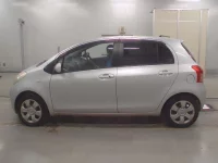 Toyota VITZ лот № 30297 оценка 3.5  с аукциона в Японии 3