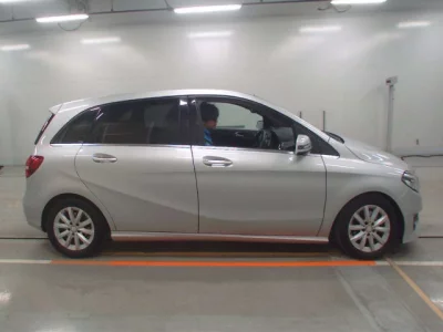 Mercedes-Benz B CLASS