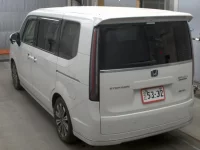 Honda STEP WAGON лот № 2053 оценка 4  с аукциона в Японии 1