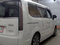 Honda STEP WAGON лот № 2053 оценка 4  с аукциона в Японии 4