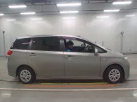 Toyota WISH лот № 30305 оценка R  с аукциона в Японии 2