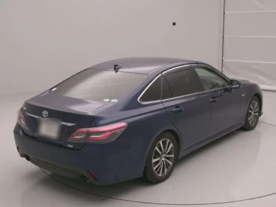 Toyota CROWN  с аукциона в Японии