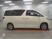 Toyota ALPHARD лот № 30307 оценка 3.5  с аукциона в Японии 2