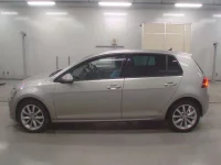 Volkswagen GOLF лот № 38121 оценка 4  с аукциона в Японии 3