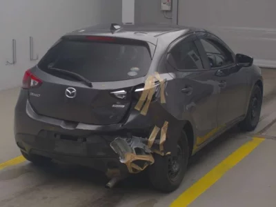 Mazda DEMIO  с аукциона в Японии