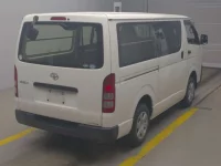 Toyota HIACE VAN лот № 62002 оценка 3  с аукциона в Японии 1