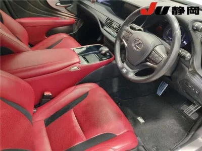 Lexus LS  с аукциона в Японии