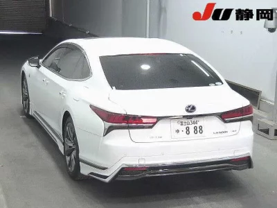 Lexus LS  с аукциона в Японии