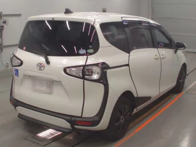 Toyota SIENTA  с аукциона в Японии