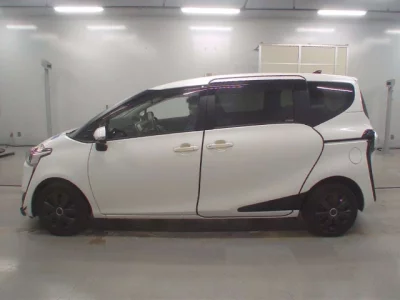 Toyota SIENTA  с аукциона в Японии