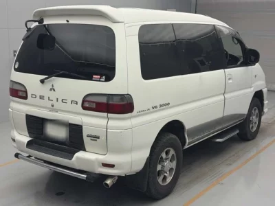 Mitsubishi DELICA