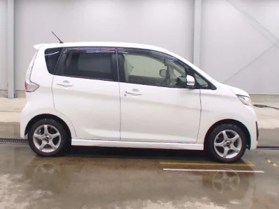 Mitsubishi EK CUSTOM