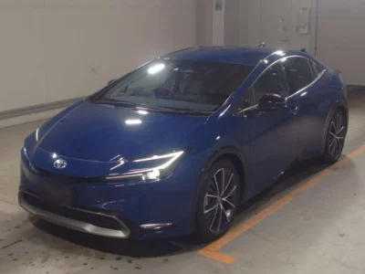 Toyota PRIUS  с аукциона в Японии