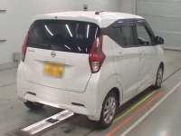 Nissan DAYZ лот № 327 оценка R  с аукциона в Японии 1