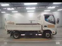 Toyota DYNA лот № 30333 оценка 3.5  с аукциона в Японии 2