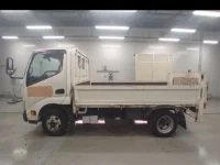 Toyota DYNA лот № 30333 оценка 3.5  с аукциона в Японии 3