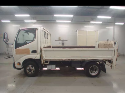 Toyota DYNA  с аукциона в Японии